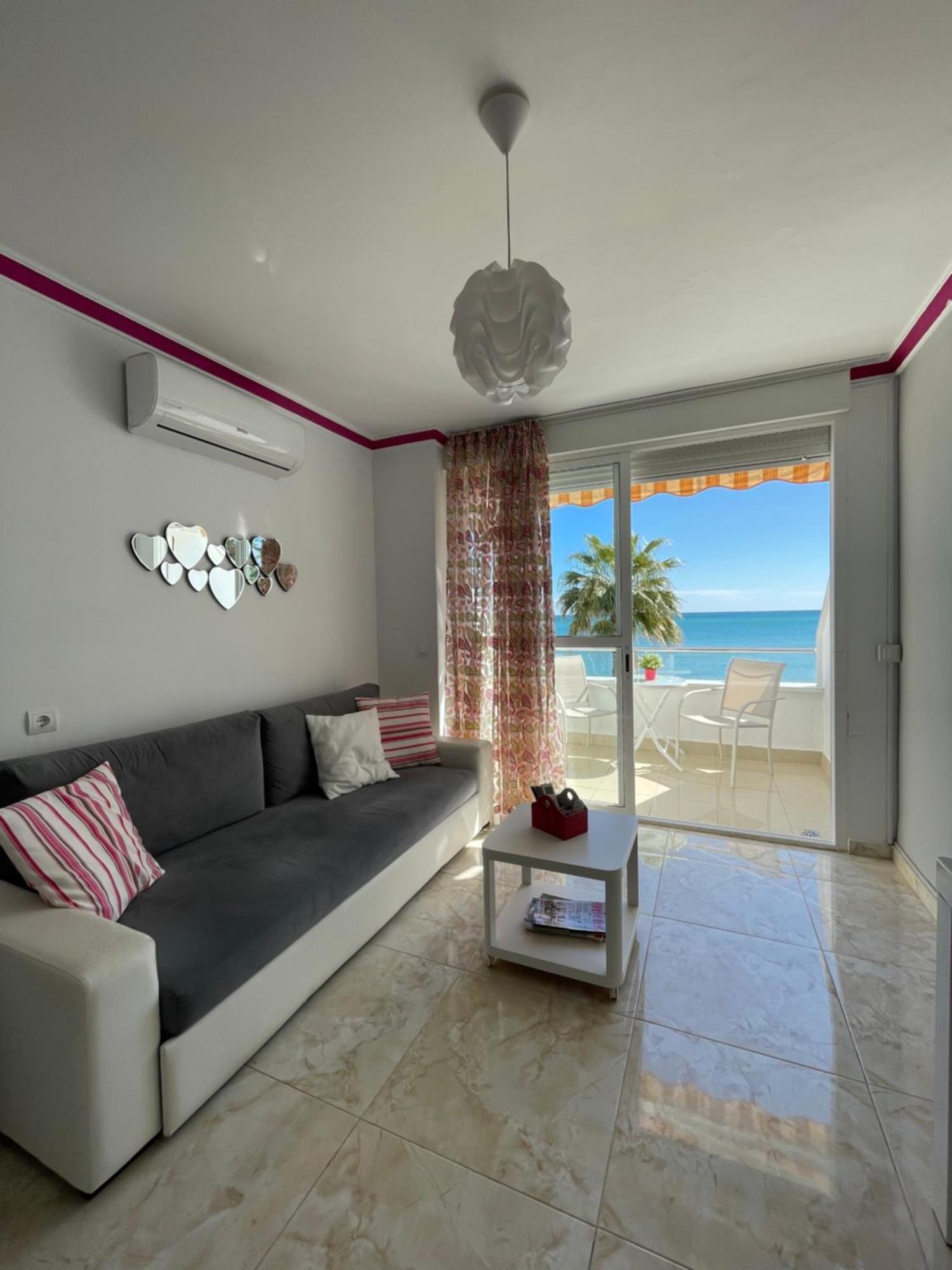 Roca Chica. Studio - First Line Beach Torremolinos Luaran gambar