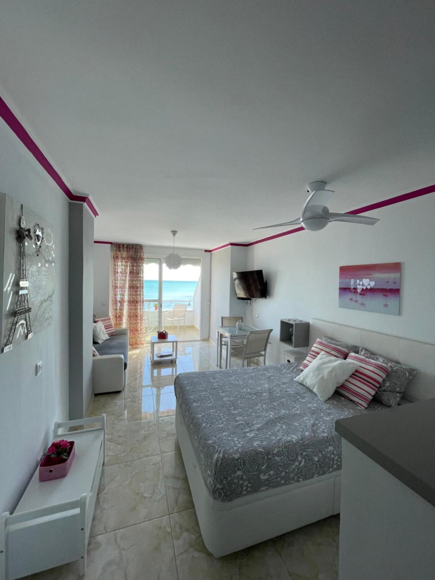 Roca Chica. Studio - First Line Beach Torremolinos Luaran gambar