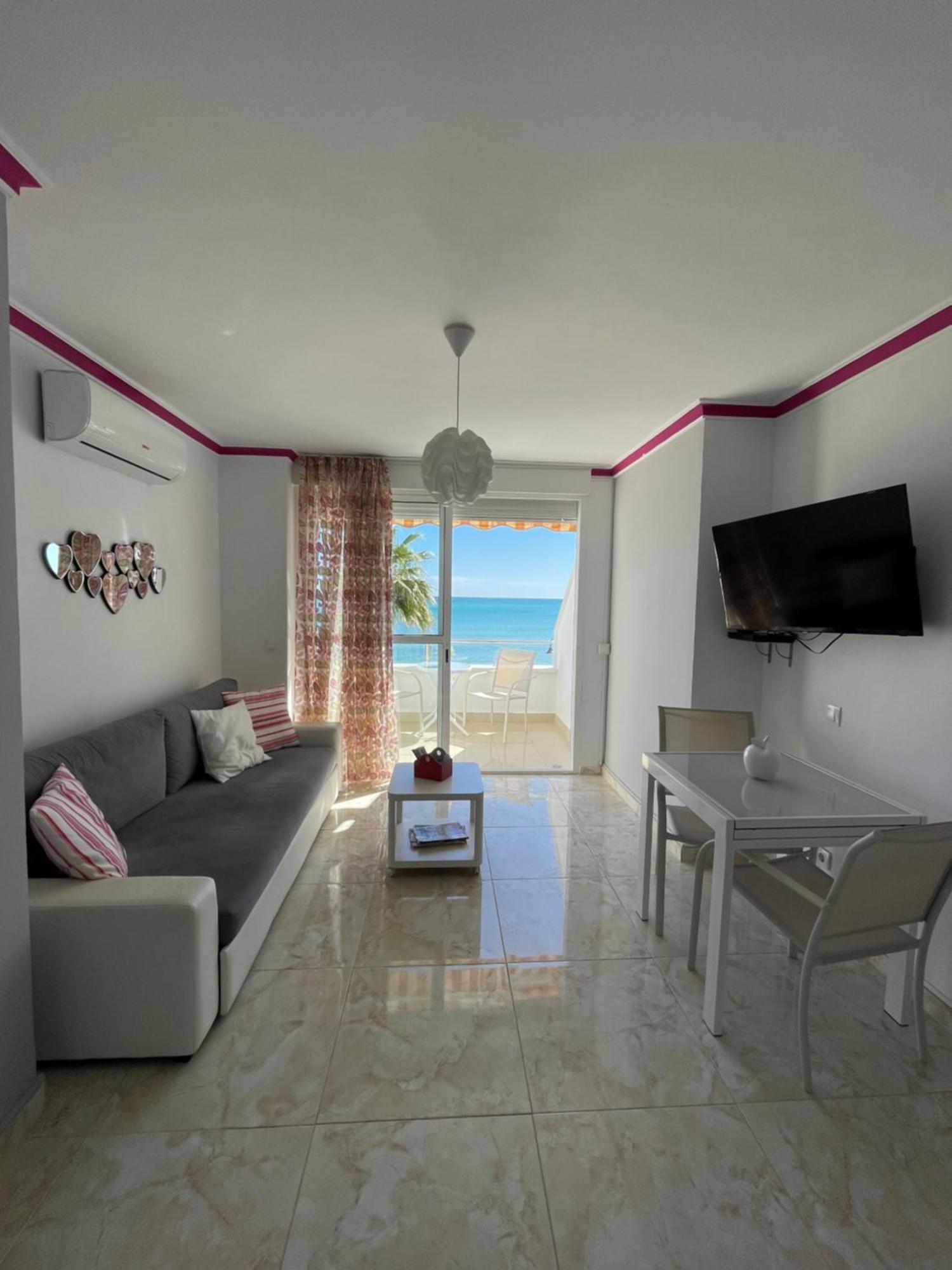 Roca Chica. Studio - First Line Beach Torremolinos Luaran gambar