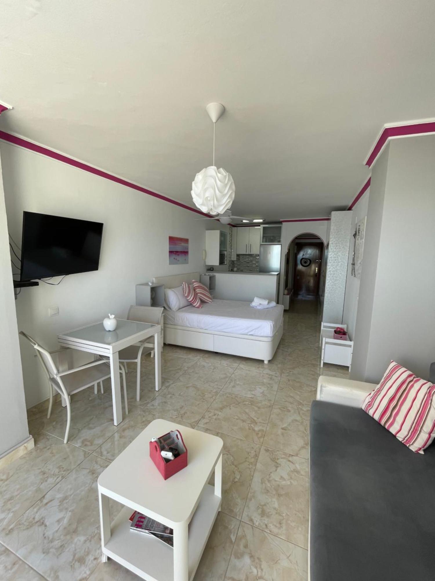 Roca Chica. Studio - First Line Beach Torremolinos Luaran gambar