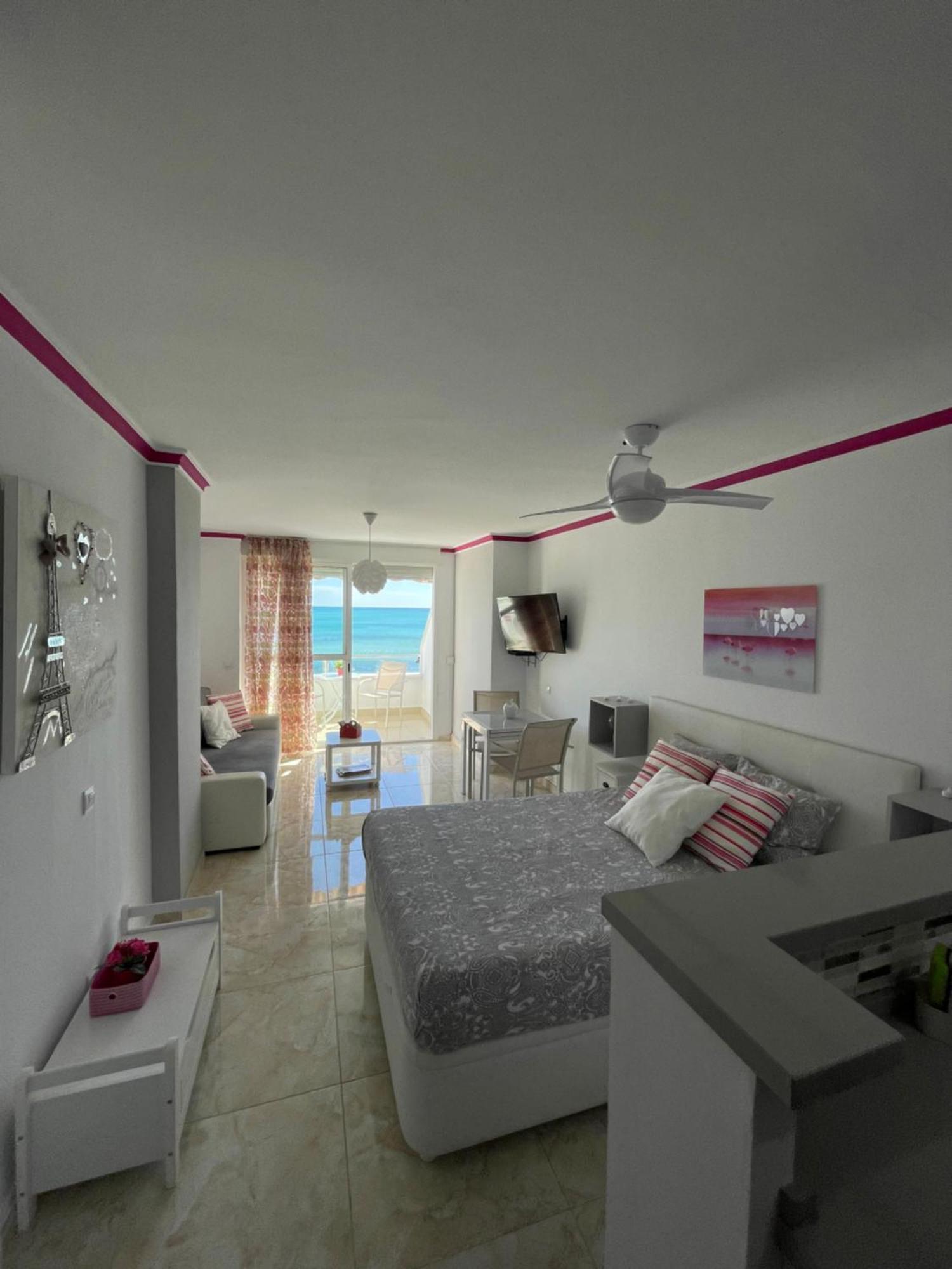 Roca Chica. Studio - First Line Beach Torremolinos Luaran gambar
